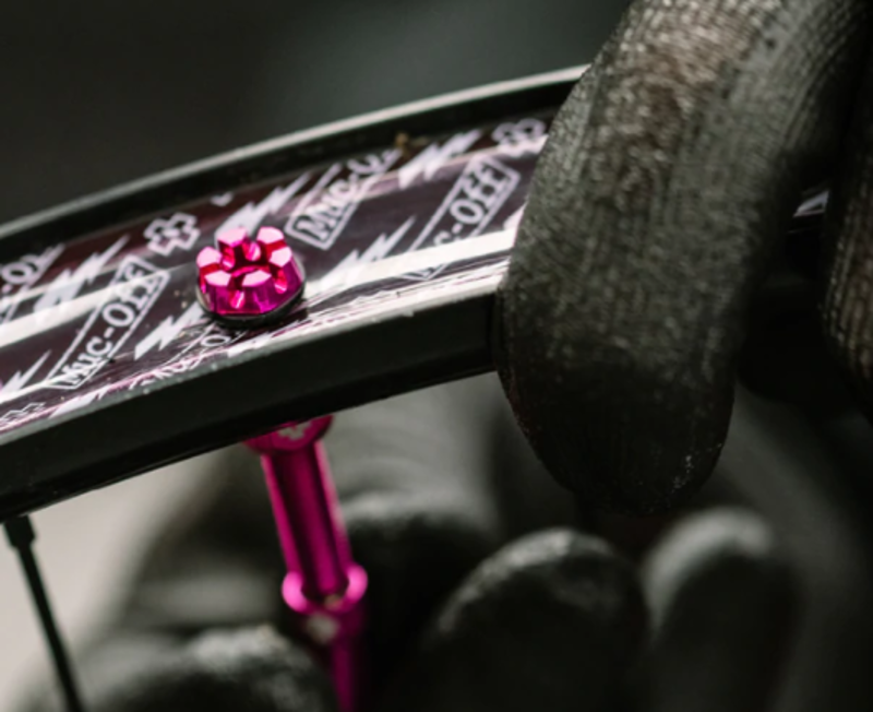 Muc Off Tubeless Valves V2 60mm Pink Aluminium-3